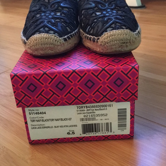 Tory Burch Laser-cut Lace Espadrilles - Picture 7 of 8